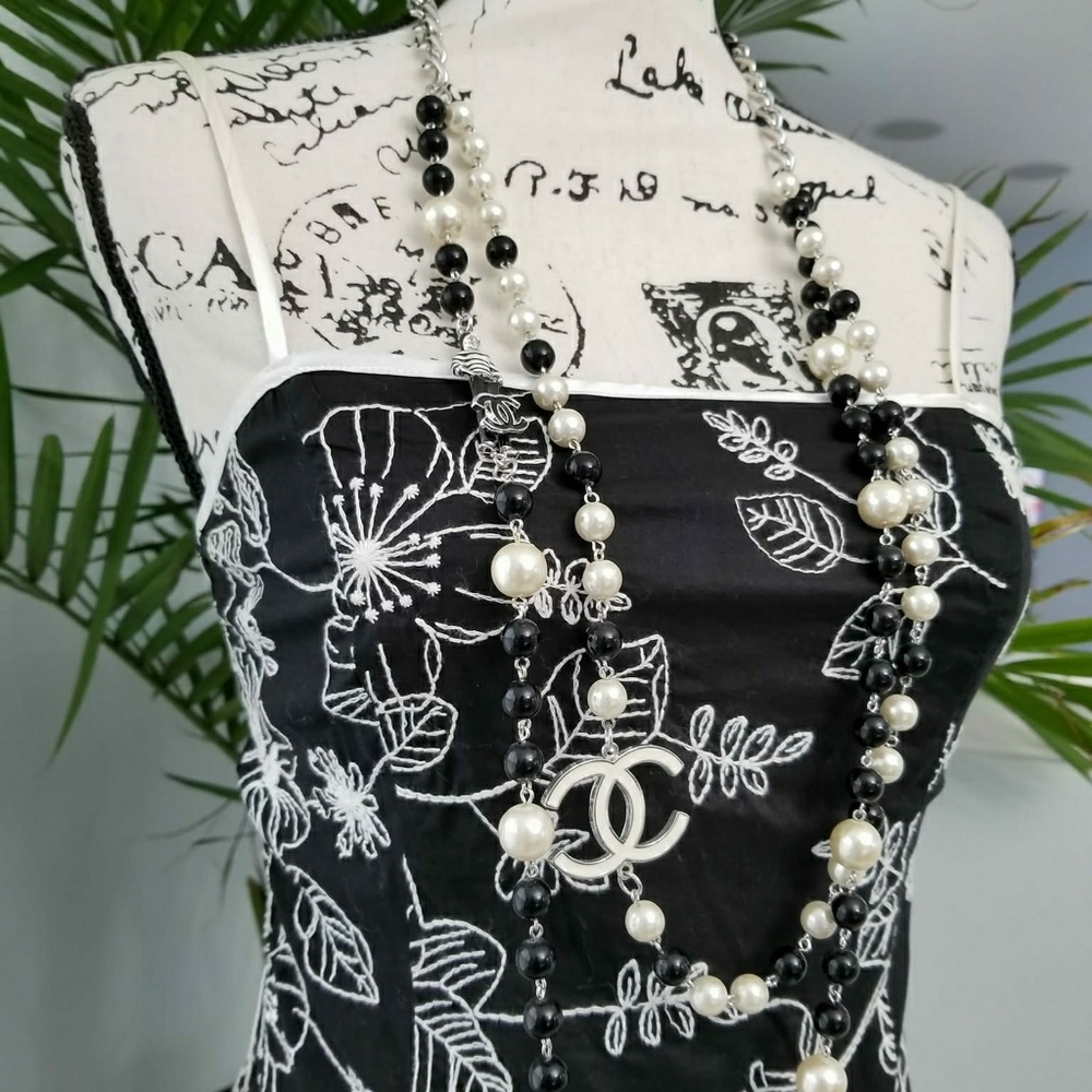 Black & White embroidery fit & flare summer dress - Picture 5 of 8